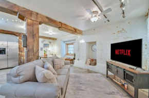 Chic Downtown Condo in Knoxville's Old City